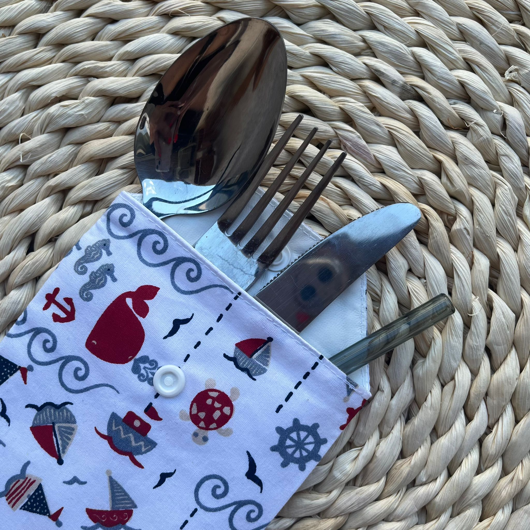 Evőeszköz tartó - bálnás