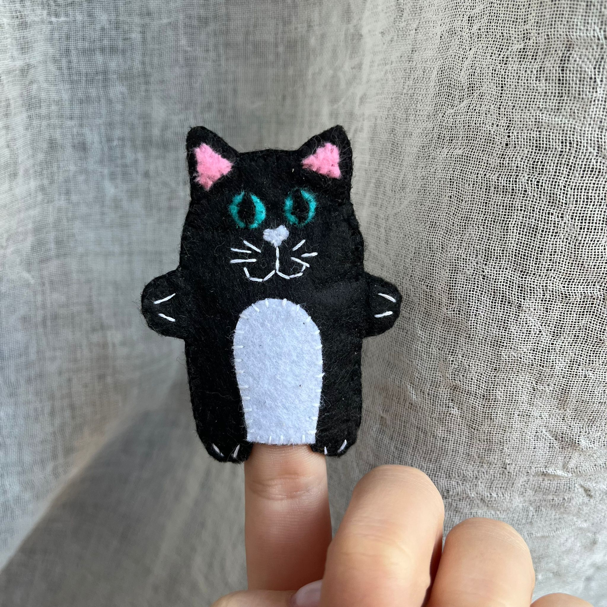 Ujjbáb - fekete cica