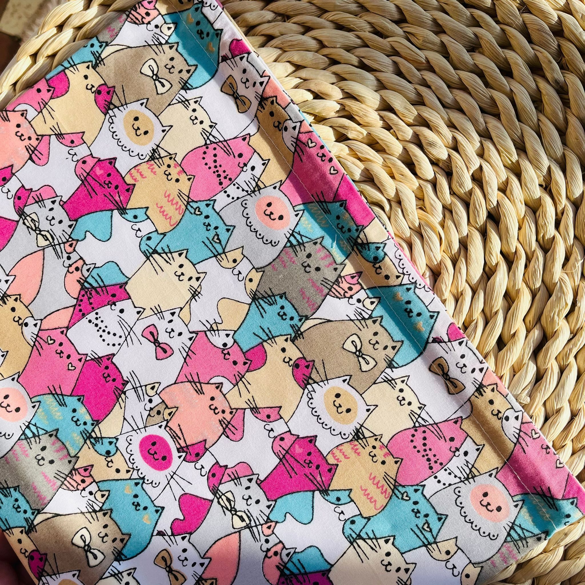 Kenyeres zsák - rózsaszín cicás (30x45cm)